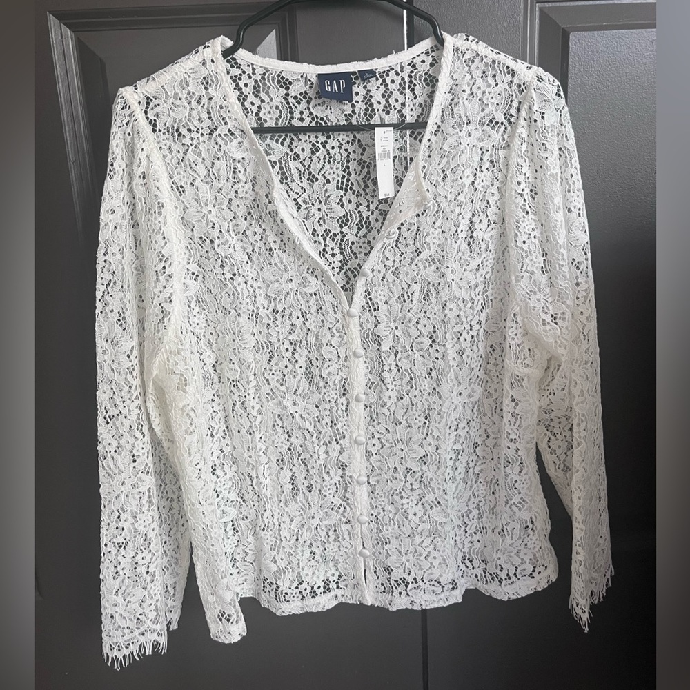Gap lace top
